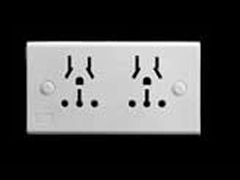 2  TOMAS  s/ cable      ( RICHI )